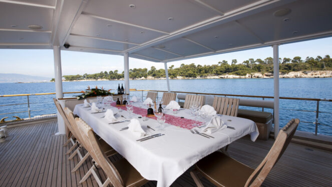 Clara-One-deck-view-14