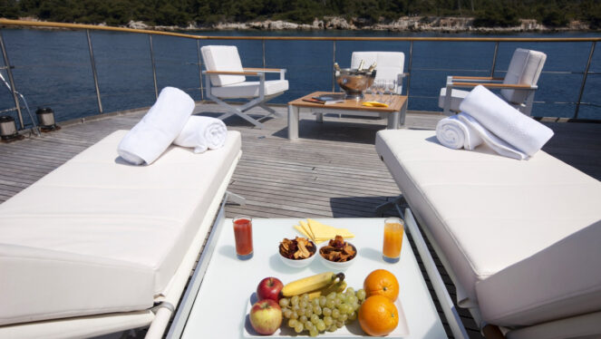 Clara-One-deck-view-4