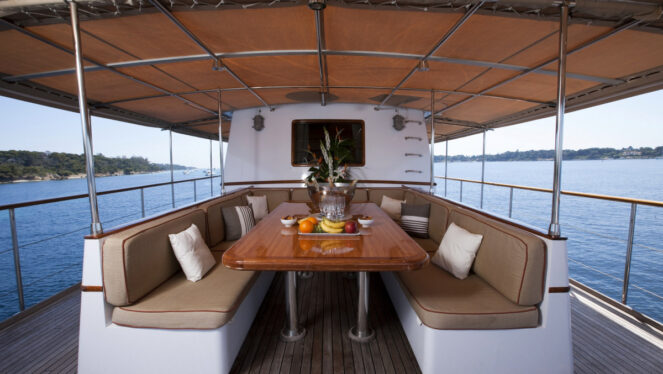 Clara-One-deck-view-7