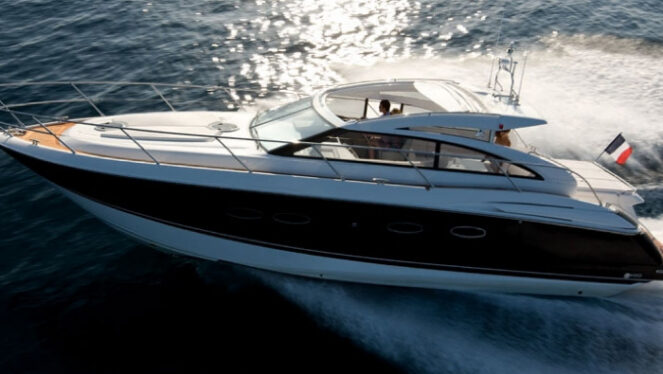 Princess-V42-express-yacht-profile