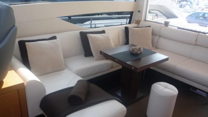 pershing-64-cayenne-charter-salon_740_5x3_5923